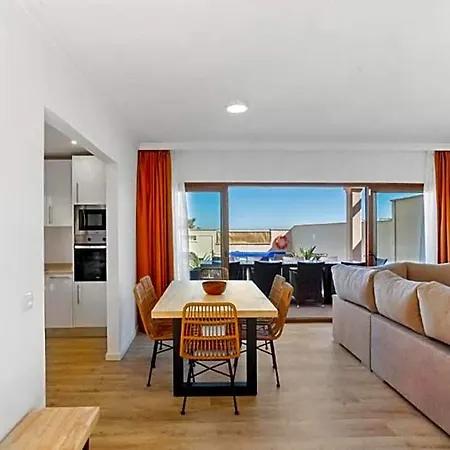 Mariposas Caleta Ξενοδοχείο 4*